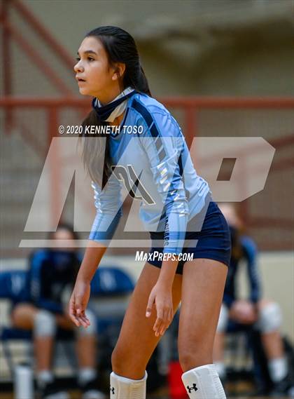 Thumbnail 2 in Johnson vs O'Connor (Freshman) photogallery.