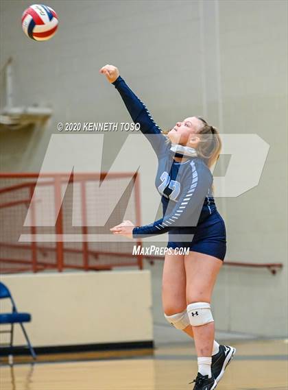Thumbnail 2 in Johnson vs O'Connor (Freshman) photogallery.