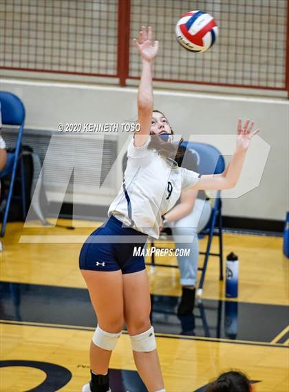 Thumbnail 3 in Johnson vs O'Connor (Freshman) photogallery.