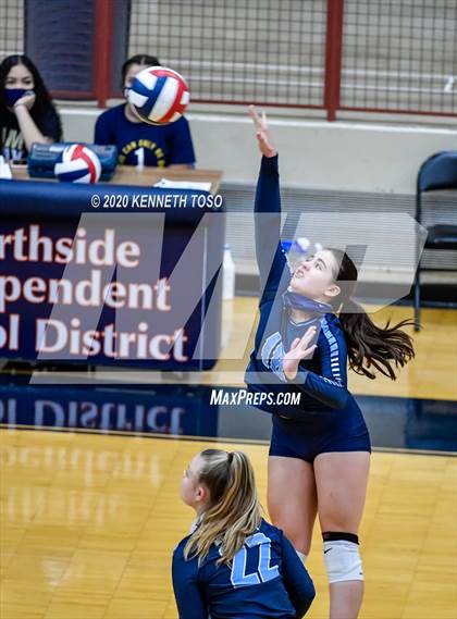 Thumbnail 3 in Johnson vs O'Connor (Freshman) photogallery.