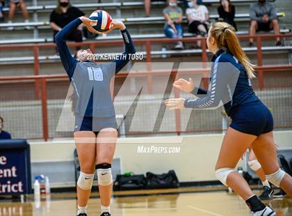Thumbnail 1 in Johnson vs O'Connor (Freshman) photogallery.