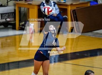 Thumbnail 3 in Johnson vs O'Connor (Freshman) photogallery.