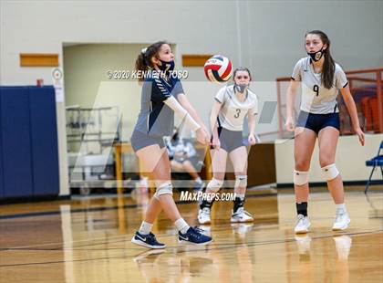 Thumbnail 3 in Johnson vs O'Connor (Freshman) photogallery.