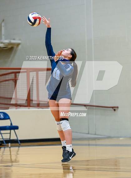Thumbnail 3 in Johnson vs O'Connor (Freshman) photogallery.