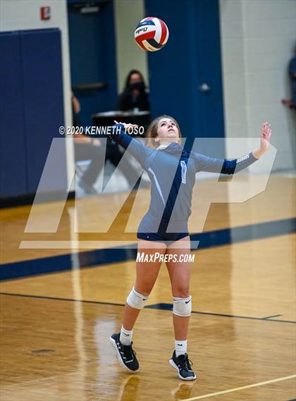 Thumbnail 2 in Johnson vs O'Connor (Freshman) photogallery.