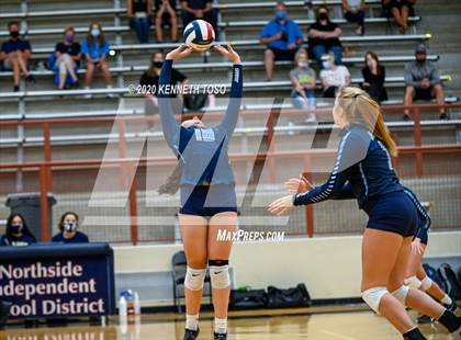 Thumbnail 2 in Johnson vs O'Connor (Freshman) photogallery.