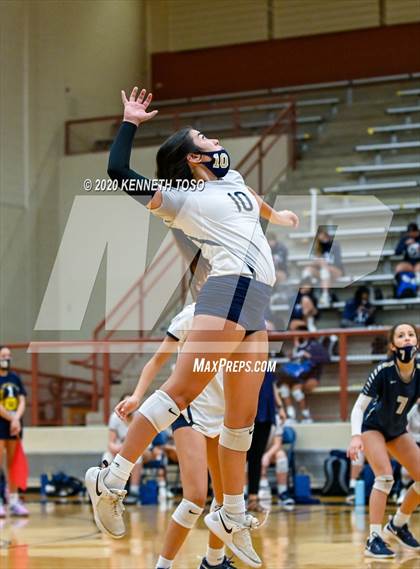 Thumbnail 1 in Johnson vs O'Connor (Freshman) photogallery.