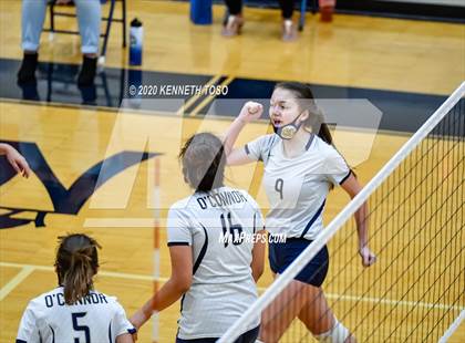 Thumbnail 3 in Johnson vs O'Connor (Freshman) photogallery.