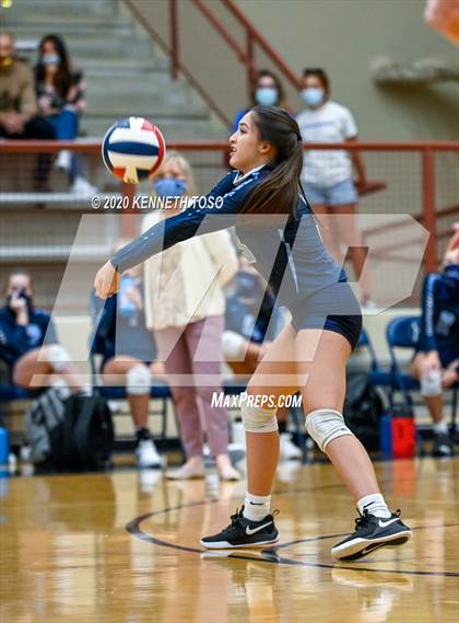 Thumbnail 3 in Johnson vs O'Connor (Freshman) photogallery.