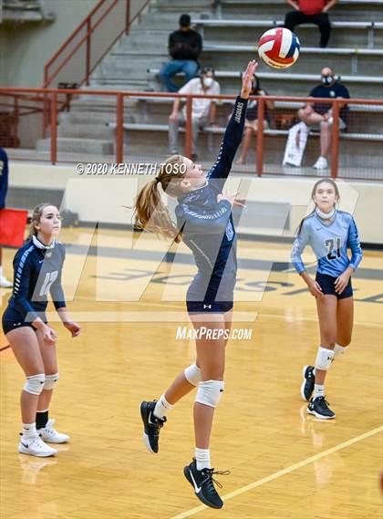 Thumbnail 2 in Johnson vs O'Connor (Freshman) photogallery.