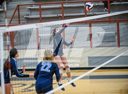 Thumbnail 1 in Johnson vs O'Connor (Freshman) photogallery.