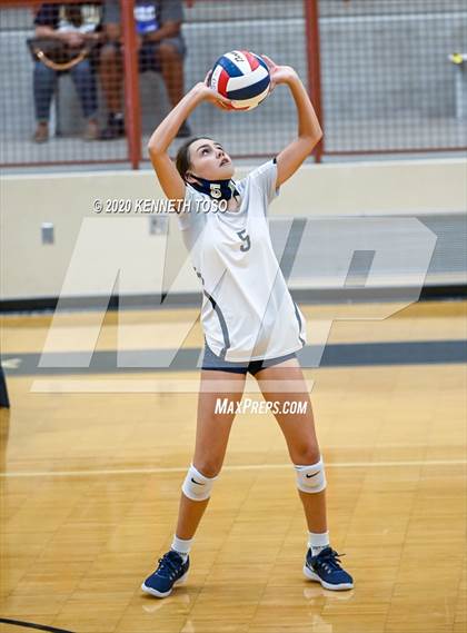 Thumbnail 3 in Johnson vs O'Connor (Freshman) photogallery.