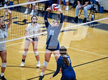 Thumbnail 3 in Johnson vs O'Connor (Freshman) photogallery.