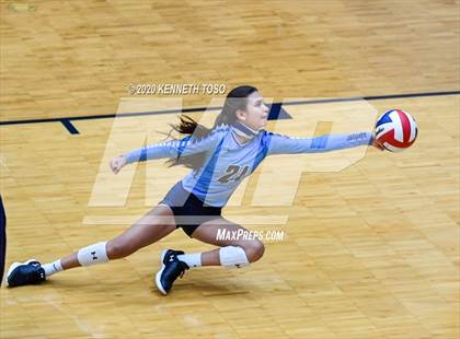 Thumbnail 3 in Johnson vs O'Connor (Freshman) photogallery.