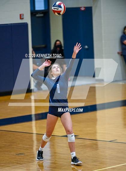 Thumbnail 3 in Johnson vs O'Connor (Freshman) photogallery.