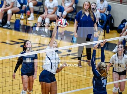 Thumbnail 2 in Johnson vs O'Connor (Freshman) photogallery.