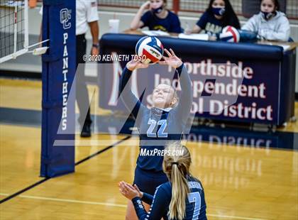 Thumbnail 2 in Johnson vs O'Connor (Freshman) photogallery.