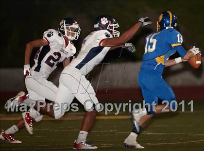 Thumbnail 2 in Rancho Cotate vs. Del Campo (Smackdown at Sactown) photogallery.