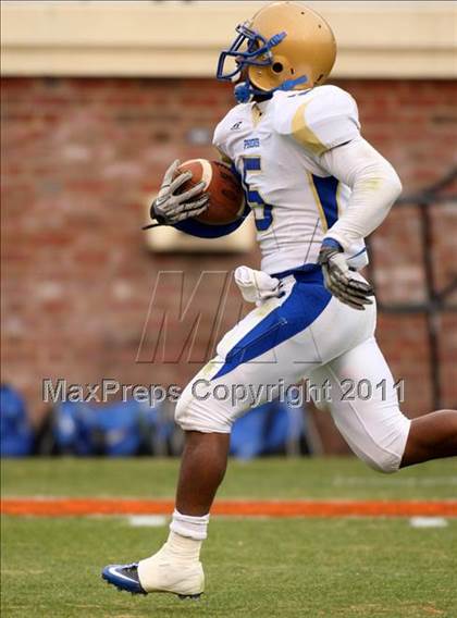Thumbnail 1 in Phoebus vs. Stone Bridge (VHSL Group 3A Division 5 Final) photogallery.
