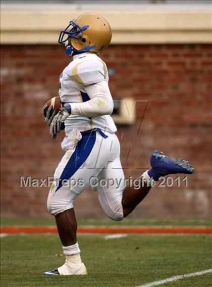 Thumbnail 2 in Phoebus vs. Stone Bridge (VHSL Group 3A Division 5 Final) photogallery.