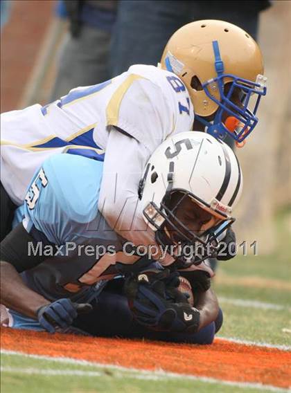 Thumbnail 1 in Phoebus vs. Stone Bridge (VHSL Group 3A Division 5 Final) photogallery.