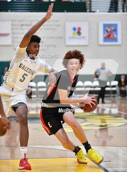 Thumbnail 3 in Salesian College Preparatory vs. Etiwanda (The Classic at Damien) photogallery.