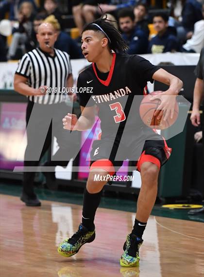 Thumbnail 1 in Salesian College Preparatory vs. Etiwanda (The Classic at Damien) photogallery.
