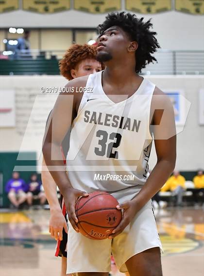 Thumbnail 3 in Salesian College Preparatory vs. Etiwanda (The Classic at Damien) photogallery.