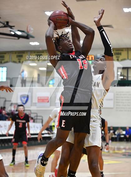Thumbnail 2 in Salesian College Preparatory vs. Etiwanda (The Classic at Damien) photogallery.