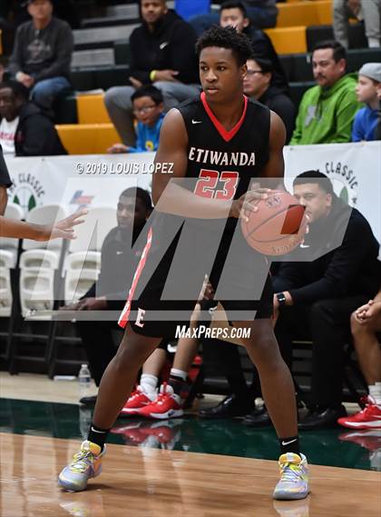 Thumbnail 1 in Salesian College Preparatory vs. Etiwanda (The Classic at Damien) photogallery.