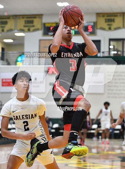 Thumbnail 3 in Salesian College Preparatory vs. Etiwanda (The Classic at Damien) photogallery.