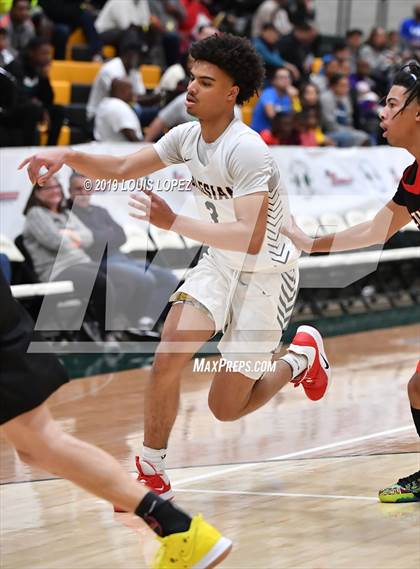 Thumbnail 3 in Salesian College Preparatory vs. Etiwanda (The Classic at Damien) photogallery.