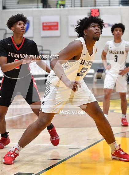 Thumbnail 3 in Salesian College Preparatory vs. Etiwanda (The Classic at Damien) photogallery.