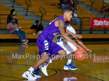Thumbnail 2 in North Crowley vs. Warren (McDonald's Texas Invitational) photogallery.