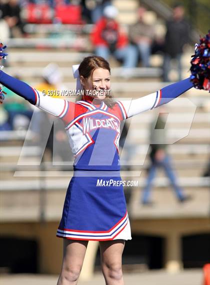 Thumbnail 3 in Hanover vs. Dighton (KSHSAA 8M D2 Final) photogallery.