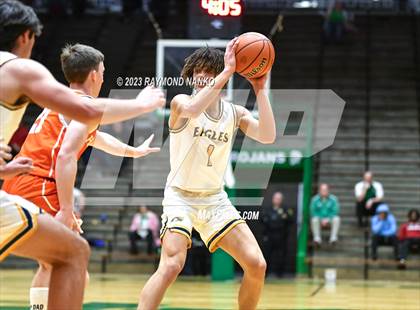 Thumbnail 3 in Hamilton Heights vs. Delta (IHSAA 3A Section 24 Semifinal) photogallery.
