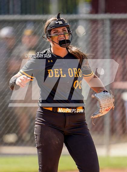 Thumbnail 3 in St. Francis vs. Del Oro (CIF SJS D2 Final) photogallery.