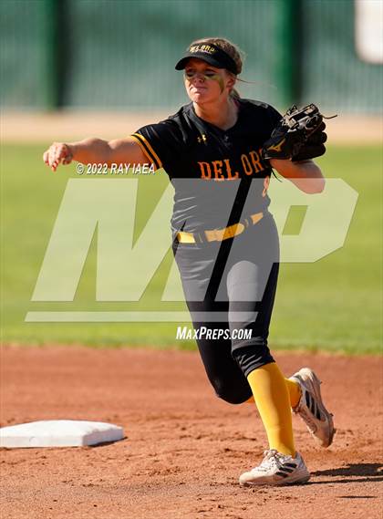Thumbnail 3 in St. Francis vs. Del Oro (CIF SJS D2 Final) photogallery.