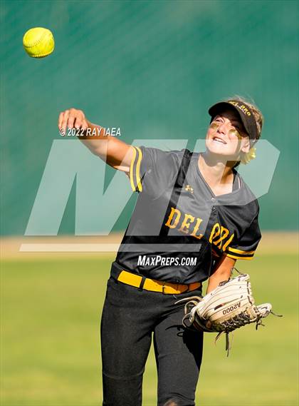 Thumbnail 1 in St. Francis vs. Del Oro (CIF SJS D2 Final) photogallery.