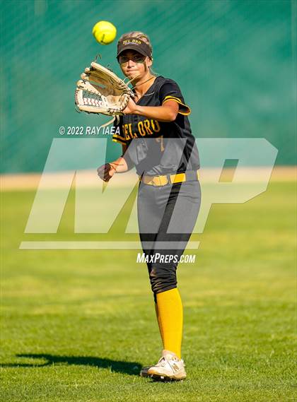 Thumbnail 3 in St. Francis vs. Del Oro (CIF SJS D2 Final) photogallery.