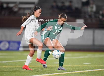 Thumbnail 2 in Skyline vs Woodinville (WIAA 4A Final) photogallery.