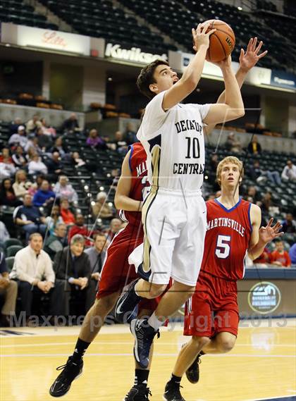 Thumbnail 3 in Martinsville vs. Decatur Central (Bankers Life Fieldhouse Challenge) photogallery.