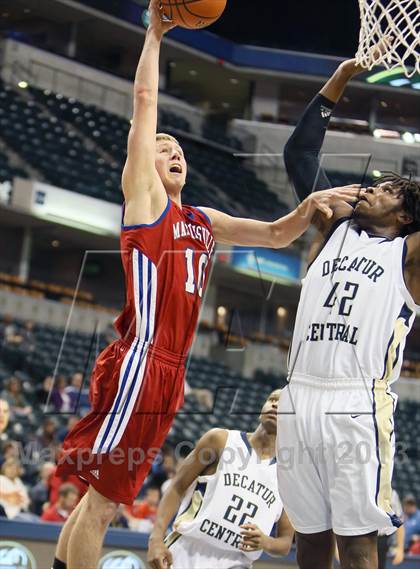 Thumbnail 3 in Martinsville vs. Decatur Central (Bankers Life Fieldhouse Challenge) photogallery.