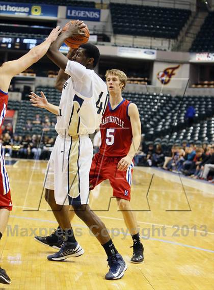 Thumbnail 3 in Martinsville vs. Decatur Central (Bankers Life Fieldhouse Challenge) photogallery.
