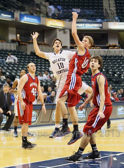 Thumbnail 2 in Martinsville vs. Decatur Central (Bankers Life Fieldhouse Challenge) photogallery.