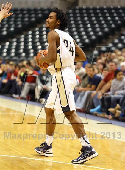Thumbnail 1 in Martinsville vs. Decatur Central (Bankers Life Fieldhouse Challenge) photogallery.