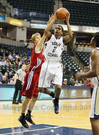 Thumbnail 3 in Martinsville vs. Decatur Central (Bankers Life Fieldhouse Challenge) photogallery.