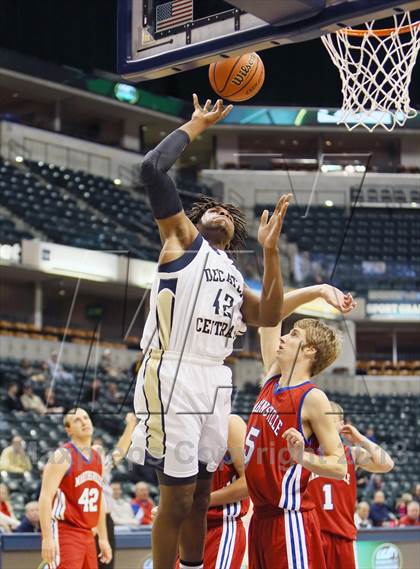 Thumbnail 2 in Martinsville vs. Decatur Central (Bankers Life Fieldhouse Challenge) photogallery.