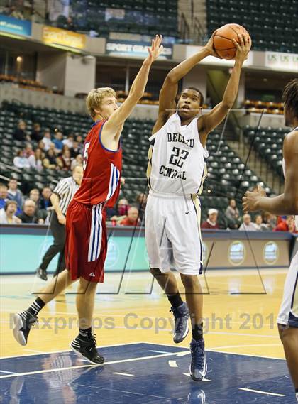 Thumbnail 2 in Martinsville vs. Decatur Central (Bankers Life Fieldhouse Challenge) photogallery.