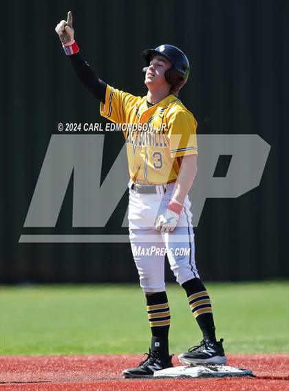 Thumbnail 3 in Metamora vs. Hendersonville photogallery.